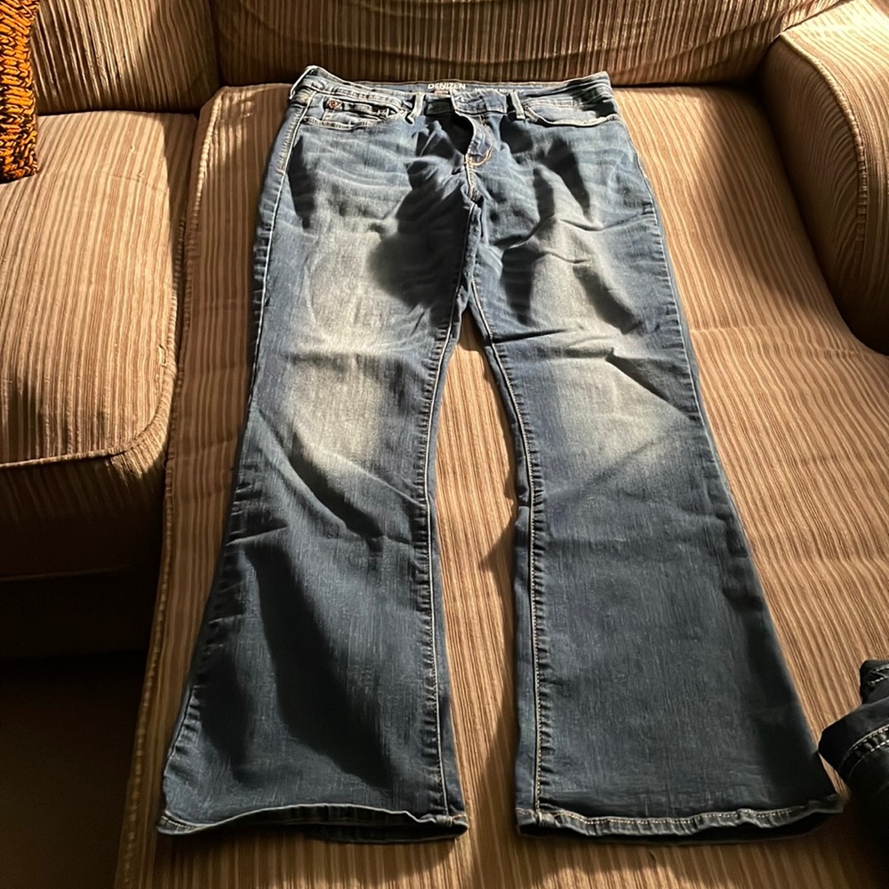 Denizen Levi’s modern boot cut jeans
